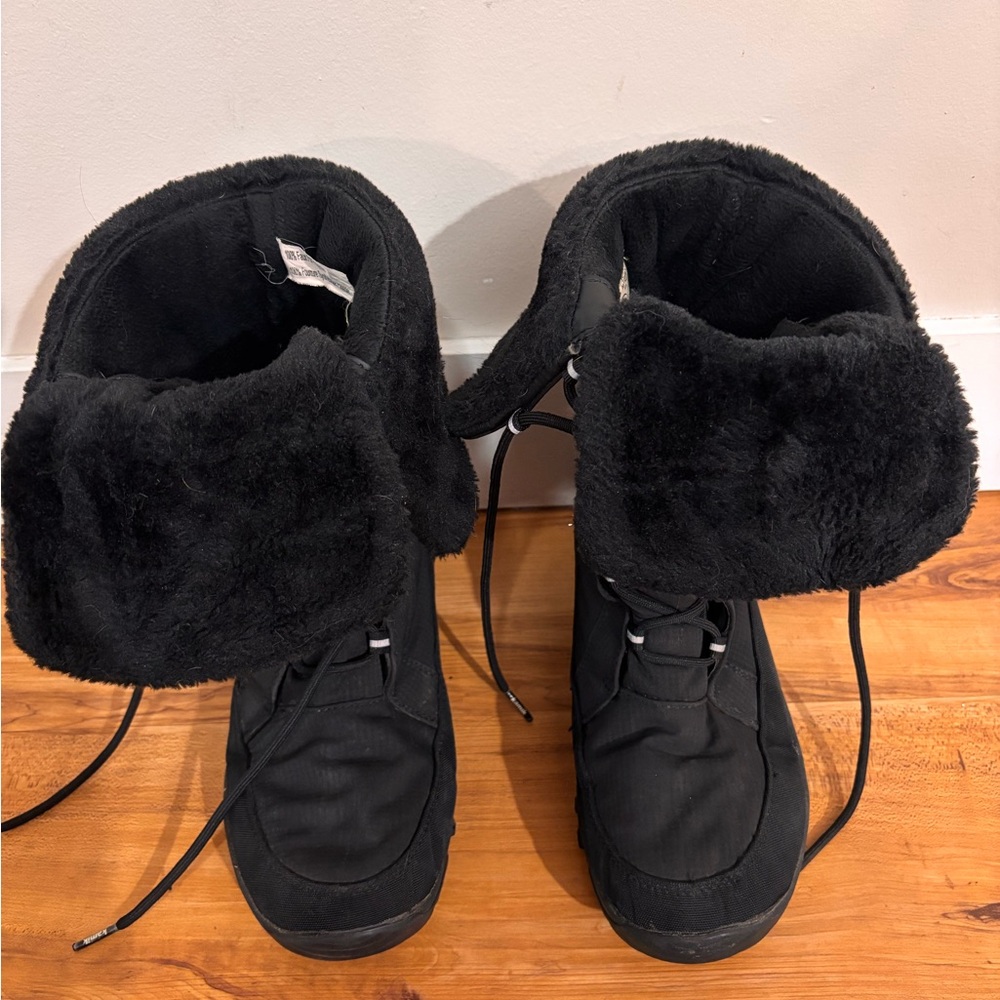 KAMIK Seattle3 Black Tall Lace-Up Winter Boot - Picture 5 of 8